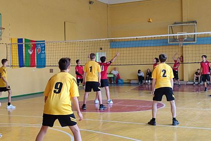 В Кривом Роге прошел третий этап соревнований по волейболу среди юношей: кто победил