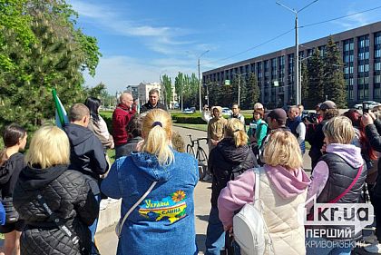В Кривом Роге митингуют работники Арселора за повышение зарплат