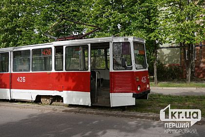 В Кривом Роге трамвай сошел с рельсов