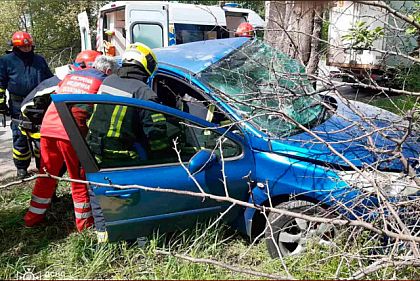 ДТП у Кривому Розі: з пошкодженої автівки дістали травмовану жінку