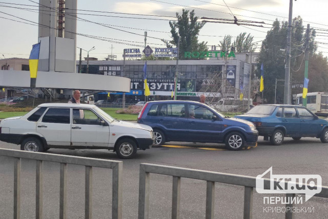 В центре Кривого Рога образовалась пробка из-за ДТП