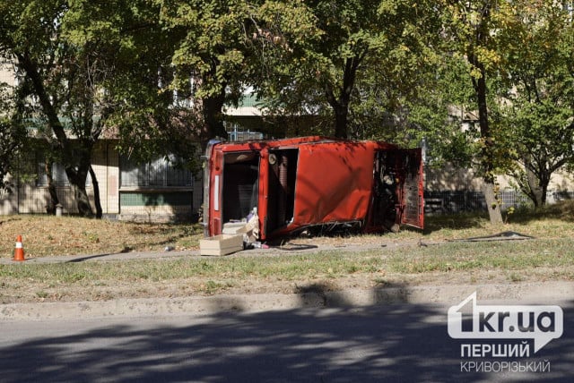 На Гірницькому у Кривому Розі перекинулась автівка