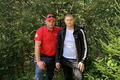 Спасатели Закарпатья помогли криворожанину, заблудившемуся в горах