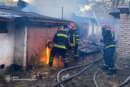 В Кривом Роге горели гаражные боксы