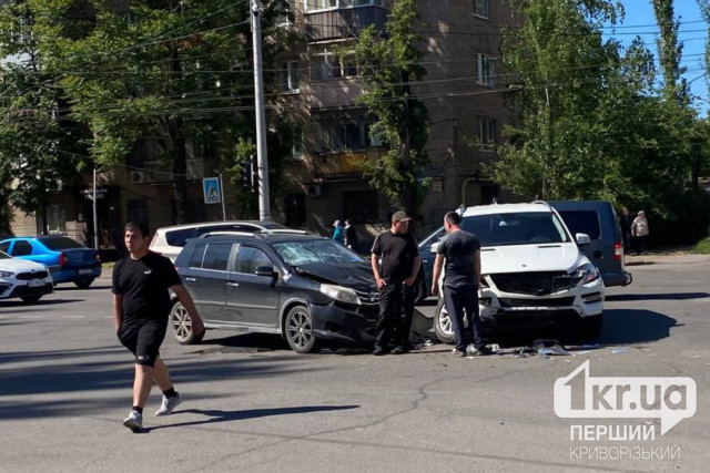 Не пропустил встречное авто: в Кривом Роге произошло ДТП