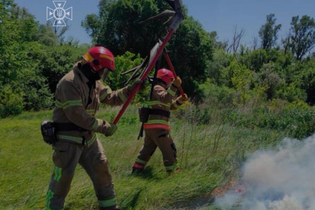 На прошлой неделе спасатели Днепропетровщины ликвидировали 328 пожаров