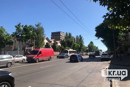 В Кривом Роге затруднено движение на проспекте Мира из-за ДТП