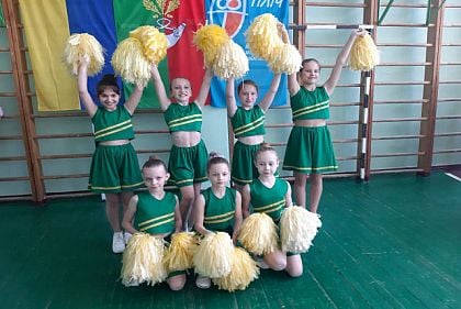 Юные криворожские черлидерши завоевали 3 место на городских соревнованиях