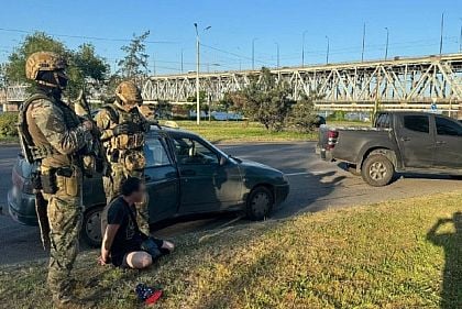 Стріляв у людей та втік: на Дніпропетровщині затримали правопорушника