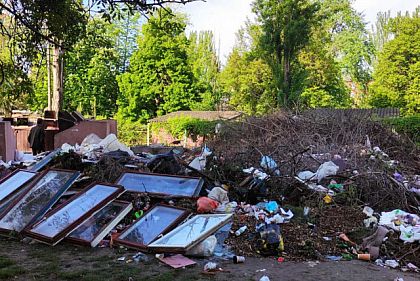 Криворожан призывают не бросать в мусорные баки небытовой мусор