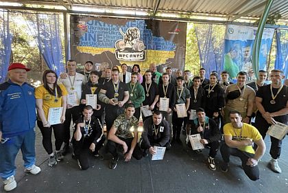 Криворожские спортсмены завоевали более десятка наград на турнире по армрестлингу