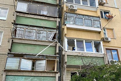 Поврежденная многоэтажка: оккупанты атаковали Никопольщину