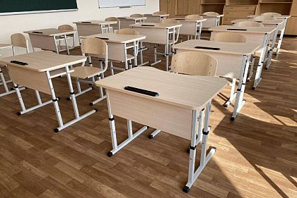 Криворізький ліцей отримав нові шкільні меблі