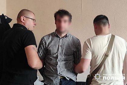 В Днепре задержали мужчину, который бил женщин на улице