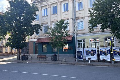 В историческом центре Кривого Рога сняли, а потом не туда вернули памятную доску