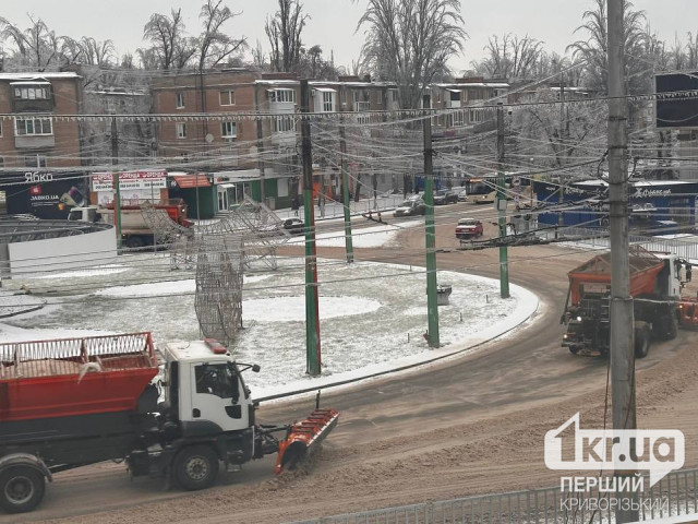 В Криворожском районе на дороги вышли 40 единиц техники для уборки снега