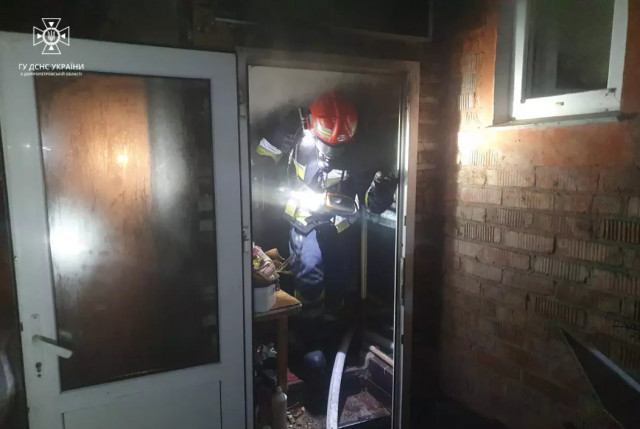 Криворожские пожарные потушили возгорание жилого дома