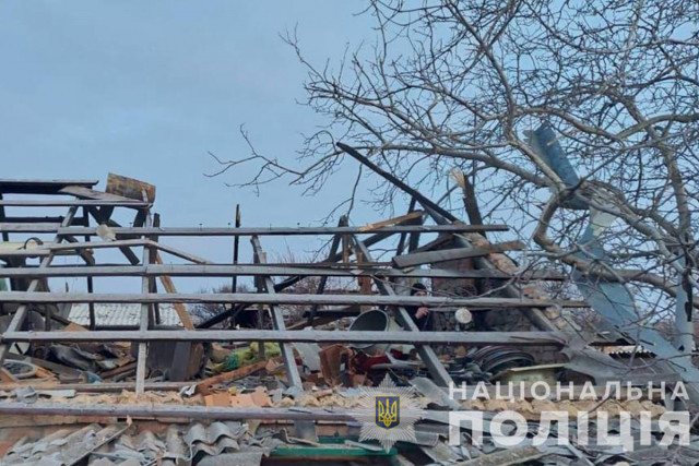 Обірвана лінія електропередач та побиті будинки: наслідки обстрілу Нікопольщини