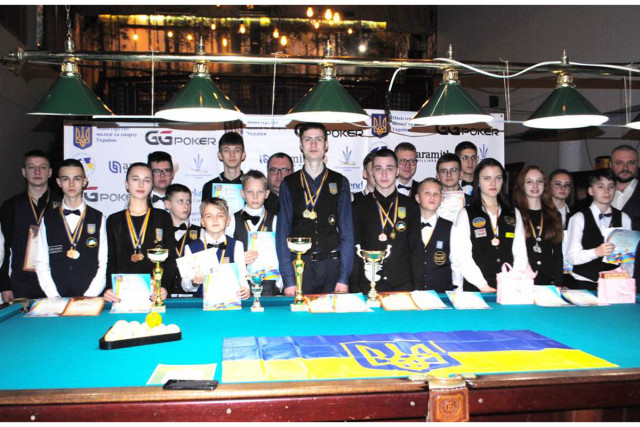 Бильярдисты из Кривого Рога завоевали золото на Чемпионате Украины