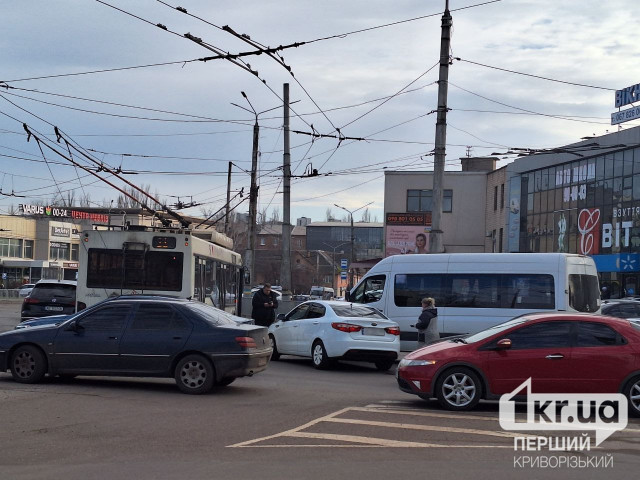 В Кривом Роге на 95 квартале произошло ДТП с маршруткой