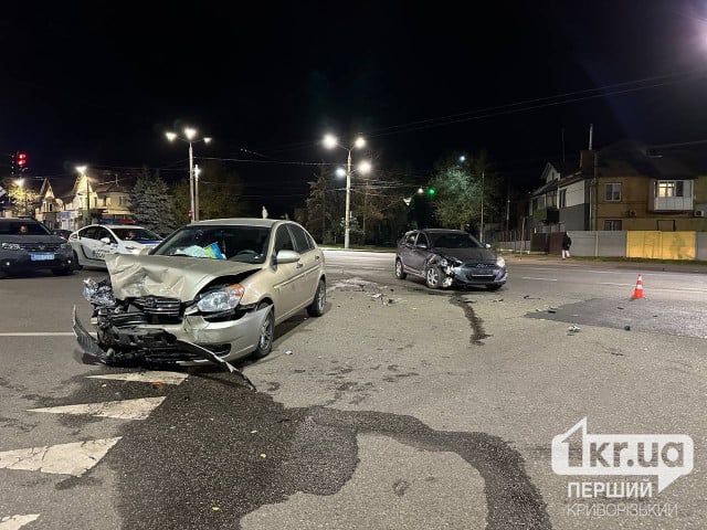 ДТП у Кривому Розі: в районі зупинки Філатова зіштовхнулися два легковики