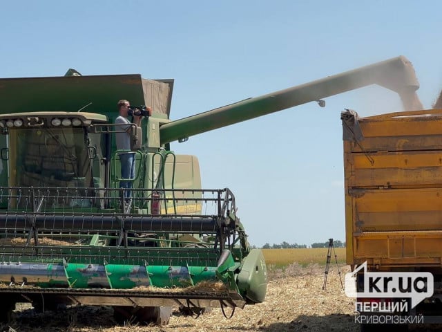 На Криворіжжі завершили збір врожаю 2024 року: скільки тонн зерна зібрали