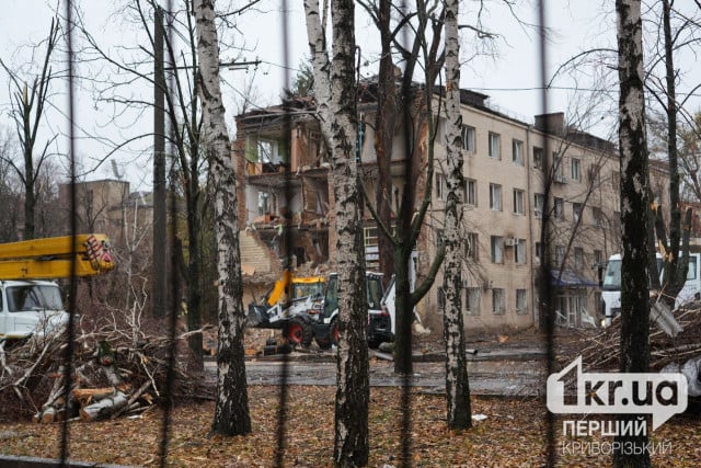 Наслідки ракетного удару по Кривому Рогу: 26 постраждалих, серед них 2 – у важкому стані