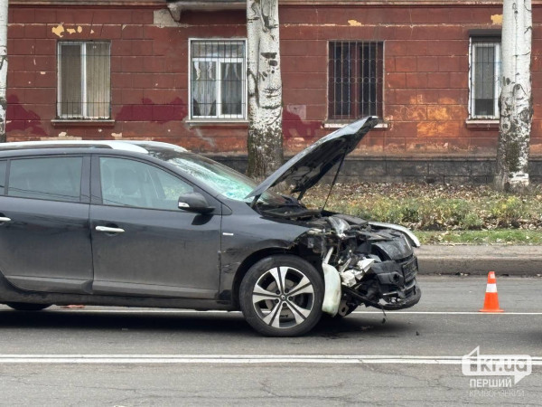 пошкоджена renault megane