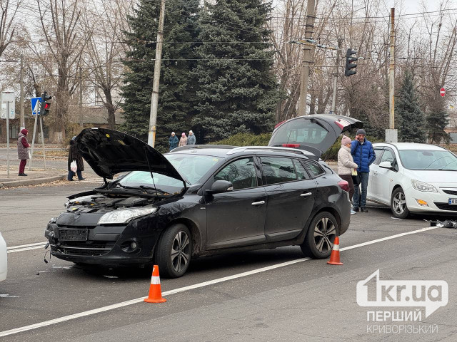 За автовокзалом у Кривому Розі сталася аварія