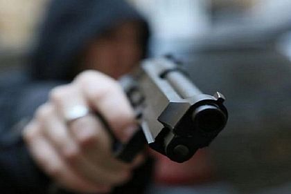 Стрелял возле могилы военного: полиция Кривого Рога устанавливает злоумышленника