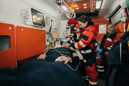 В 2024 году медики Днепропетровщины спасли около 700 пострадавших от российских атак