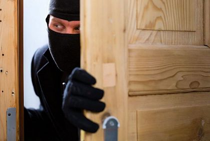 Три месяца похищали вещи: на Криворожье открыли уголовное дело