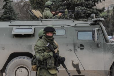 Российские военные угрожают Крыму «настоящим штурмом» и тут же отрицают данное заявление