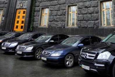 Кабмин намерен распродать 1,5 тыс правительственных автомобилей
