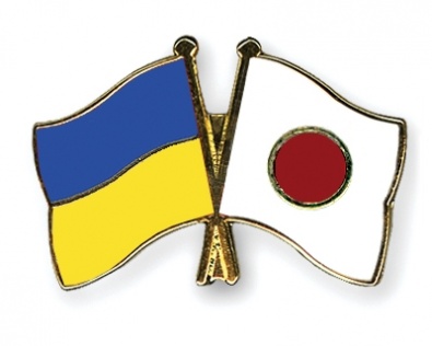 Японцы надели кимоно цвета украинского флага