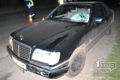 В Кривом Роге водитель на «Mercedes-Benz» сбил насмерть 30-летнего мужчину