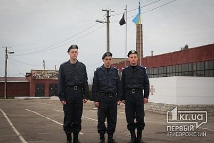 В воинскую часть Кривого Рога каждый день приходят желающие служить в Национальной Гвардии
