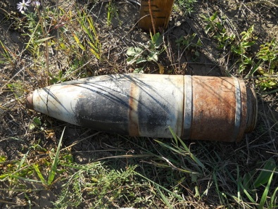 В Кривом Роге на глубине трех метров обнаружили артиллерийский снаряд