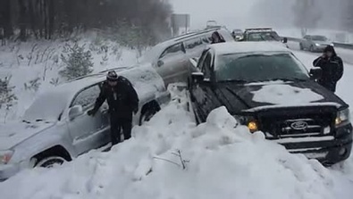 Куда обращаться, если авто попало в снежный плен?
