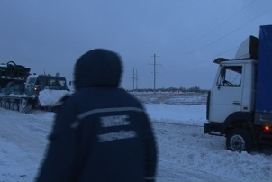 За ночь спасатели Днепропетровщины достали из снежных заносов 150 автомобилей