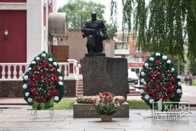 В Кривом Роге прошло возложение ко Дню скорби и почтения памяти жертв войны