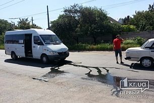 В Кривом Роге водитель маршрутки въехал в «ВАЗ»