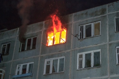 В Кривом Роге горела квартира. Пожарные спасли 44-летнего мужчину