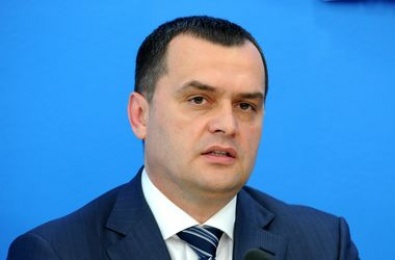 Депутаты уволили Захарченко