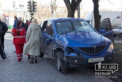 В Кривом Роге столкнулись «Nissan Qashqai» и «SsangYong Actyon»