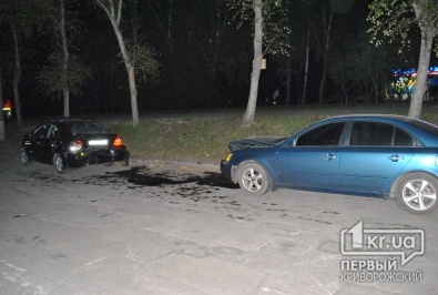 В Кривом Роге водитель Hyundai врезался в ЗАЗ, припарковал авто и скрылся с места происшествия