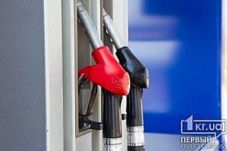 На заправках снизилась цена на бензин