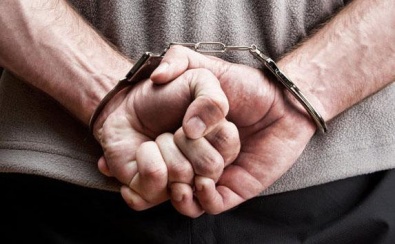 В Кривом Роге задержали грабителя, который отобрал у мужчины 5 тыс. гривен, 3,7 тыс. долларов и пневматический пистолет
