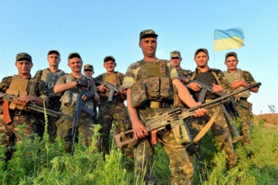Украинская армия готовится к зиме. Солдат снабжают теплыми вещами