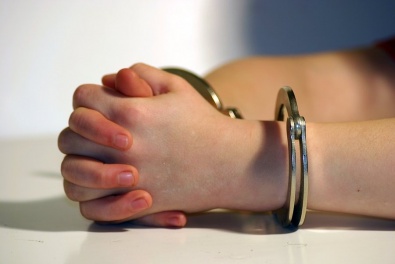 В Кривом Роге задержали девятиклассницу, которая ограбила пожилую женщину